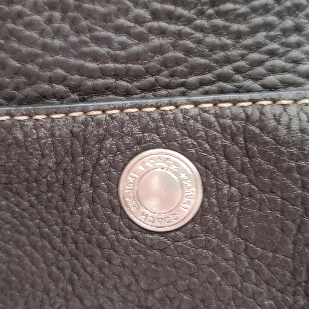 Authentic coach - Picture 2 of 3